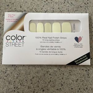 Colorstreet Glow-Getter